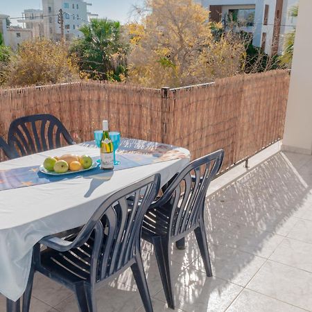 Cozy 1 Bedroom Apartment In Walking Distance To The Municipal Beach Pafos Exterior foto