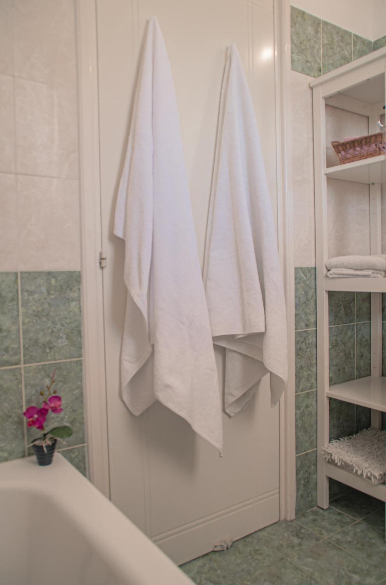Cozy 1 Bedroom Apartment In Walking Distance To The Municipal Beach Pafos Exterior foto