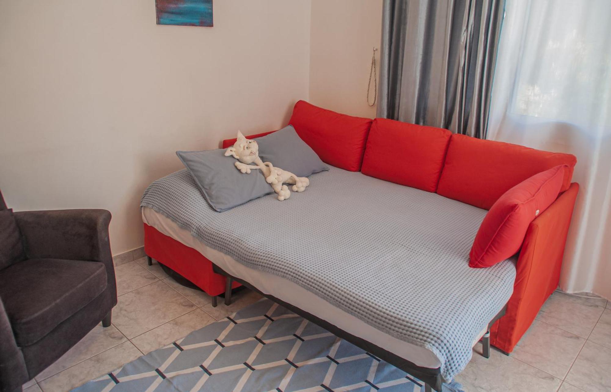 Cozy 1 Bedroom Apartment In Walking Distance To The Municipal Beach Pafos Exterior foto
